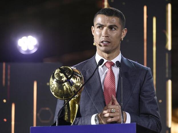 Cristiano Ronaldo durante la gala del pasado fin de semana celebrada en Dubai. Pincha sobre la foto para ver los cambios físicos más impactantes de los famosos./gtres.