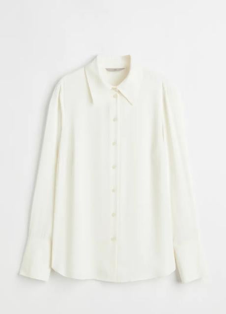 Camisa blanca de H&M. Foto: H&M.